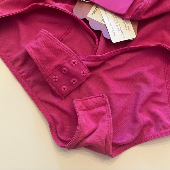 NWT Yitty Spotlight Shaping Demi Cup Thong Bodysuit 1X Shimmer Bop Star Pink - Picture 11 of 11